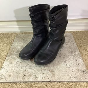 Dansko Devin Nappa Black Leather Slouch Bootie